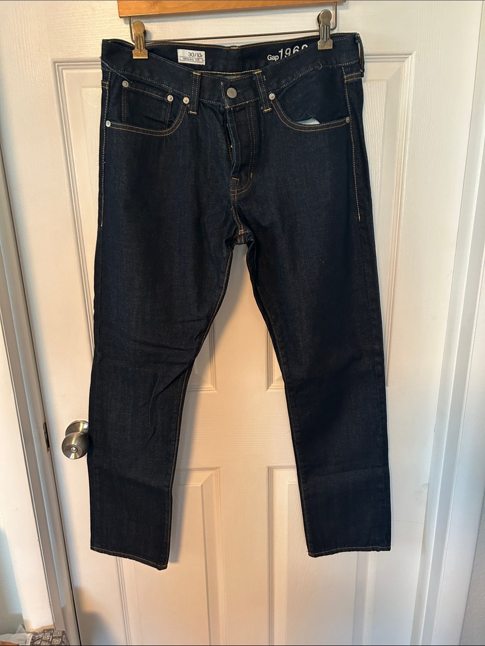 GAP 1969 women’s Dark Indigo Straight Jeans